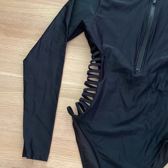 Forever 21 sexy swimsuit wetsuit one piece - Picture 3 of 7